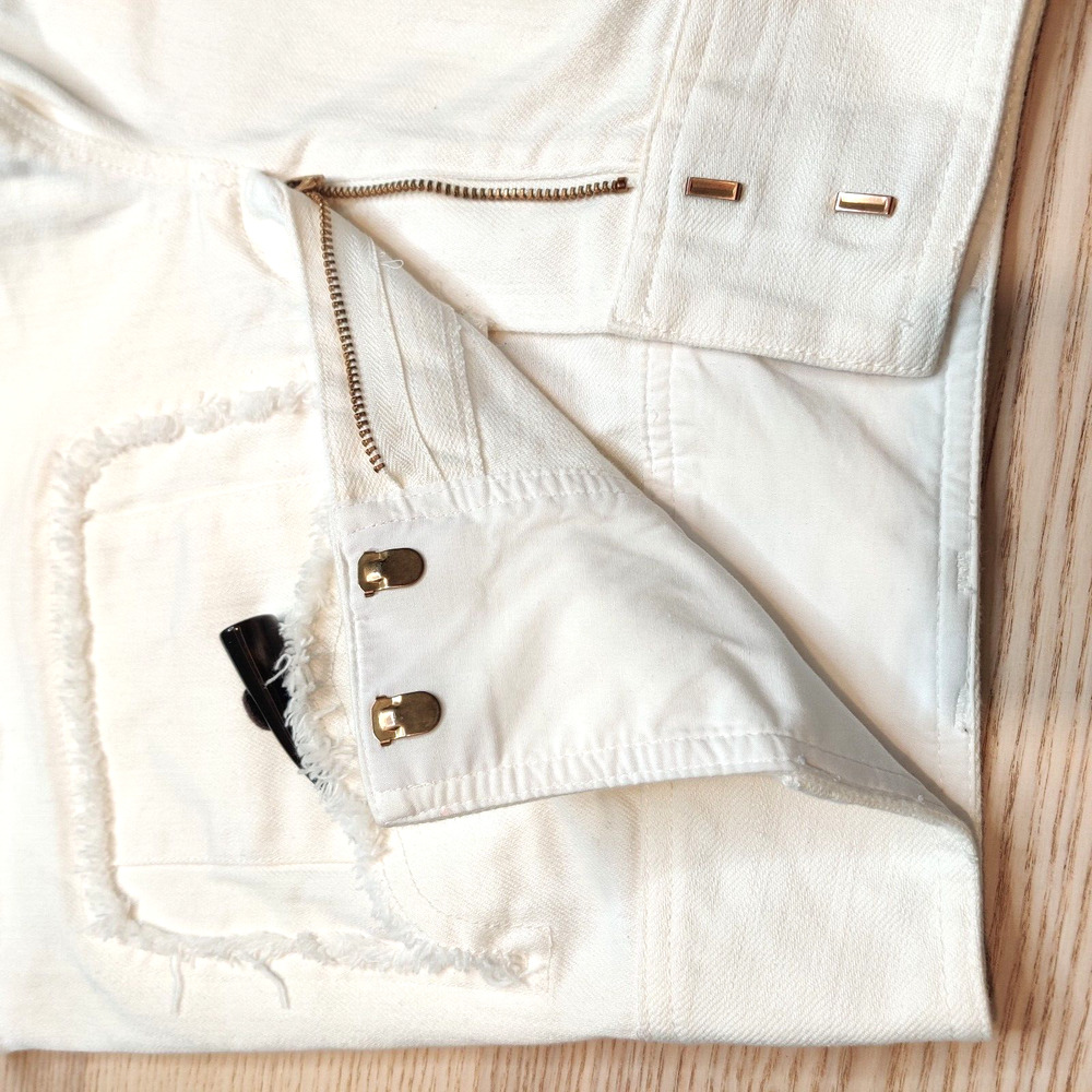 Derek Lam 10 Crosby Womens Horn-Toggle Shorts Size 6 White High Rise Frayed 3" - Picture 11 of 16